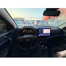 Рамка RM-9-9820 под магнитолу 9 дюймов для Lada Vesta (NG) 2022-2026, Aura 2024-2026 (черная, матовая)