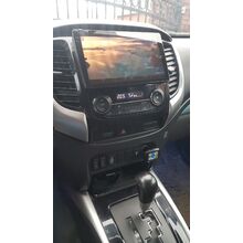 Рамка RM-9155 под магнитолу 9 дюймов для Mitsubishi Pajero Sport 3, Montero Sport 3 2015-2019 (для авто с АКПП)